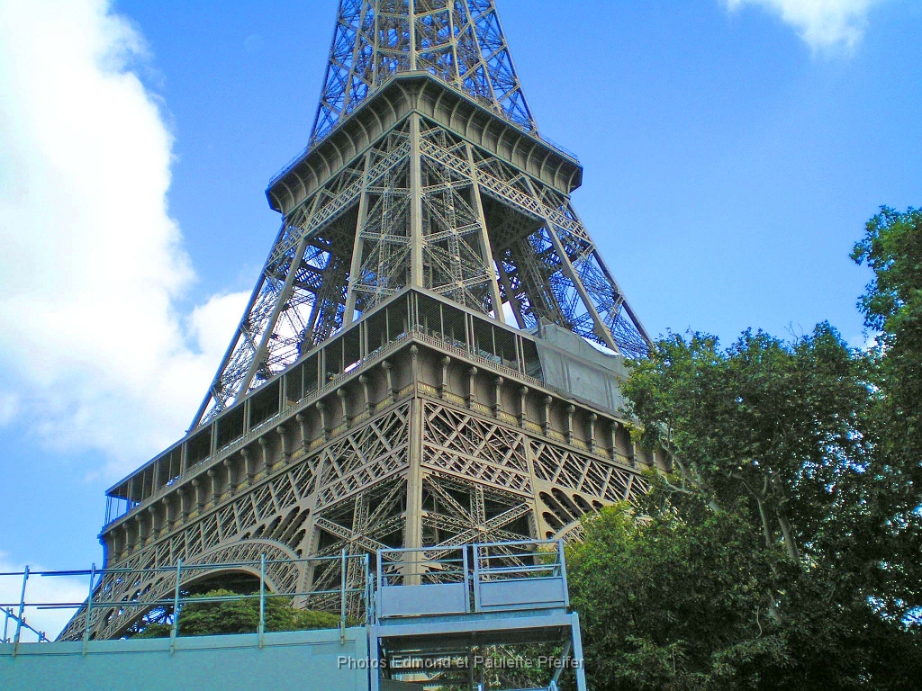 La Tour Eiffel 1.jpg - La Tour Eiffel. Septembre 2013.       